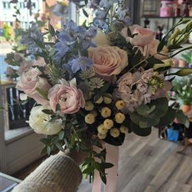 fwthumbrose and mixed flower bouquet 1.jpg